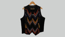 Carica l'immagine nel visualizzatore di Gallery, ALUMAH "Sbankil" Handmade Vest with Natural yarns - ALUMAH.collection